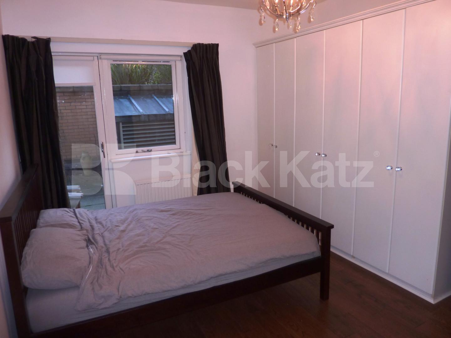 			SWIMMING POOL AND GYM!, 2 Bedroom, 1 bath, 1 reception Flat			 Westbourne Grove, BAYSWATER / WESTBOURNE GROVE